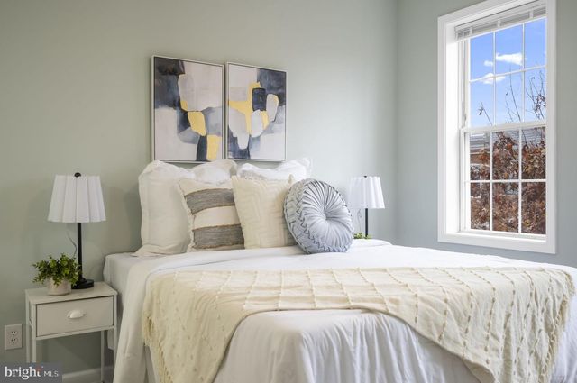 328 S MACON ST, Baltimore, MD 21224