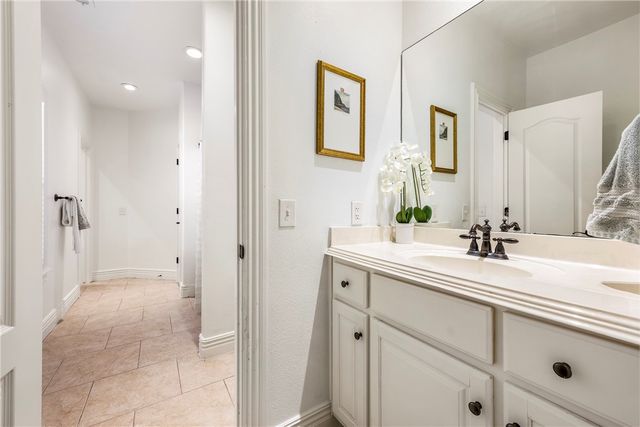 5209 S Sloan Circle, Rogers, AR 72758