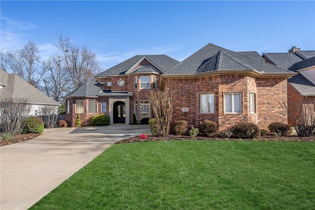 5209 S Sloan Circle, Rogers, AR 72758