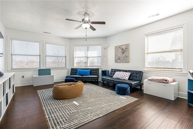 5209 S Sloan Circle, Rogers, AR 72758