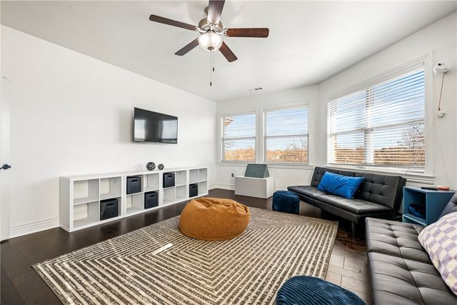 5209 S Sloan Circle, Rogers, AR 72758