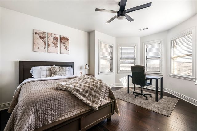 5209 S Sloan Circle, Rogers, AR 72758