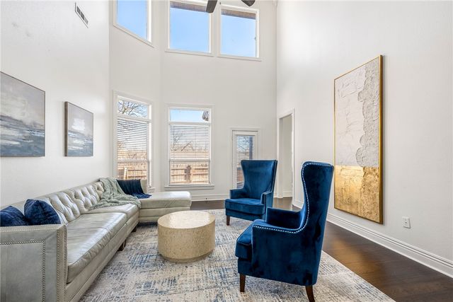 5209 S Sloan Circle, Rogers, AR 72758