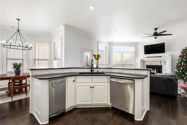 5209 S Sloan Circle, Rogers, AR 72758