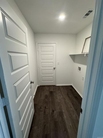 1601 Rambling Brook Drive, Benton, AR 72015