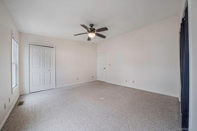 190 Merrick Road 35, Amityville, NY 11701