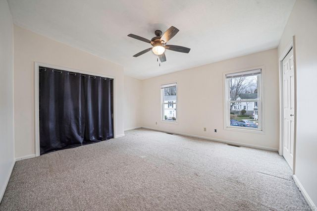 190 Merrick Road 35, Amityville, NY 11701