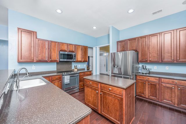 7315 Coopers Hawk Drive, Hanahan, SC 29410