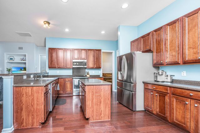 7315 Coopers Hawk Drive, Hanahan, SC 29410