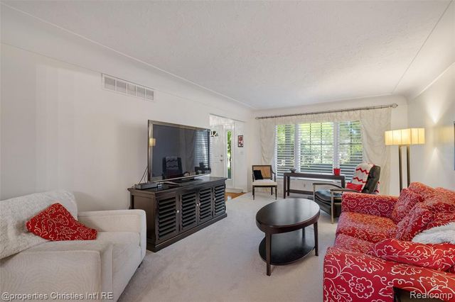 89 Maclynn Drive, Troy, MI 48098