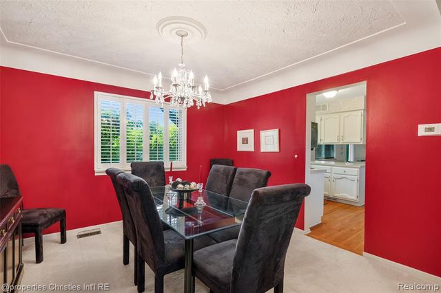 89 Maclynn Drive, Troy, MI 48098