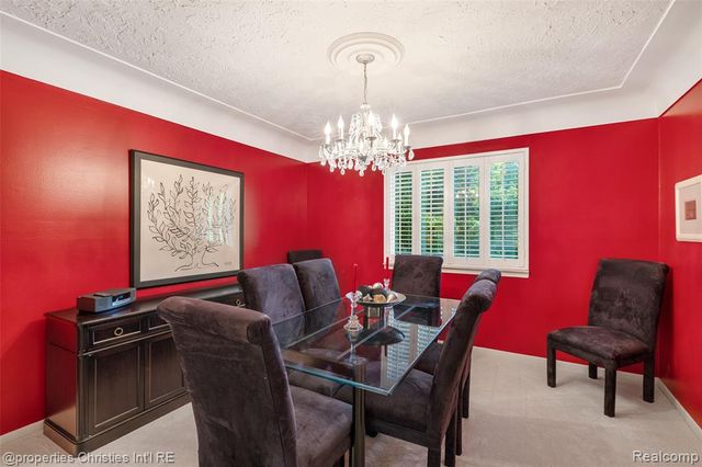 89 Maclynn Drive, Troy, MI 48098