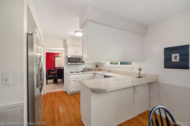 89 Maclynn Drive, Troy, MI 48098