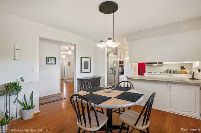 89 Maclynn Drive, Troy, MI 48098