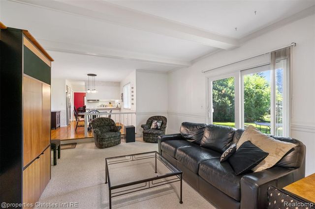 89 Maclynn Drive, Troy, MI 48098