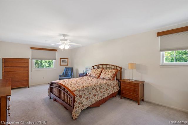 89 Maclynn Drive, Troy, MI 48098