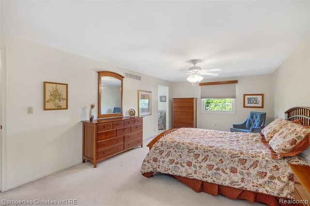 89 Maclynn Drive, Troy, MI 48098