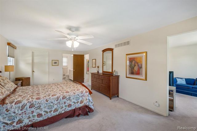 89 Maclynn Drive, Troy, MI 48098