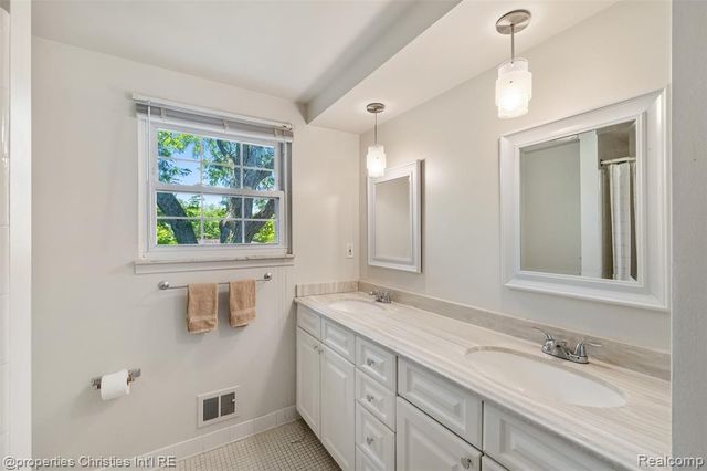 89 Maclynn Drive, Troy, MI 48098