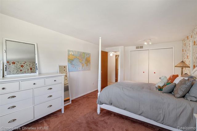 89 Maclynn Drive, Troy, MI 48098