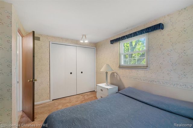 89 Maclynn Drive, Troy, MI 48098