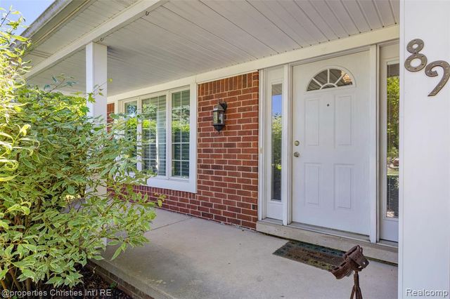 89 Maclynn Drive, Troy, MI 48098