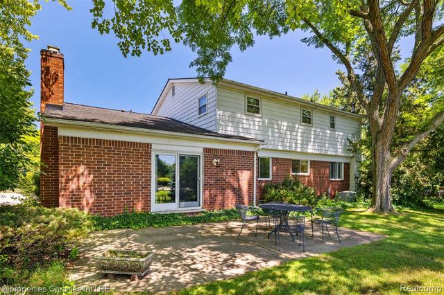 89 Maclynn Drive, Troy, MI 48098