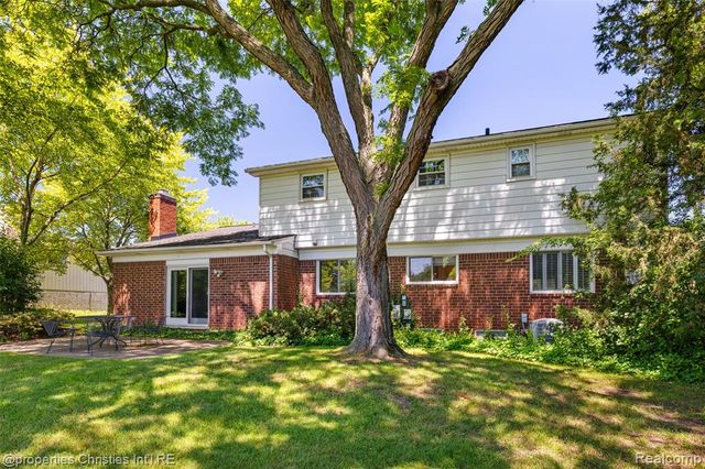 89 Maclynn Drive, Troy, MI 48098