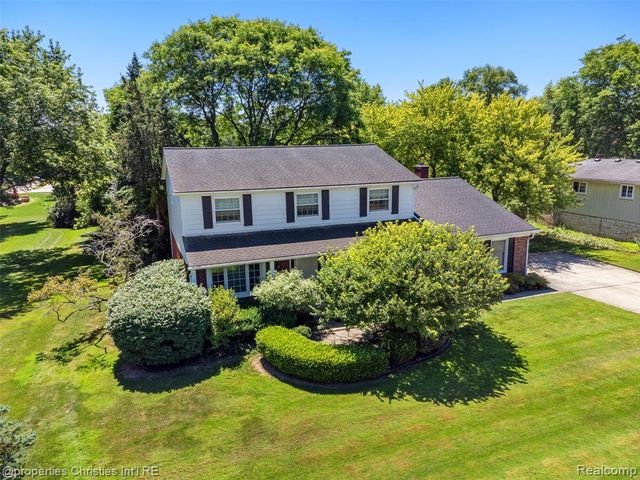 89 Maclynn Drive, Troy, MI 48098