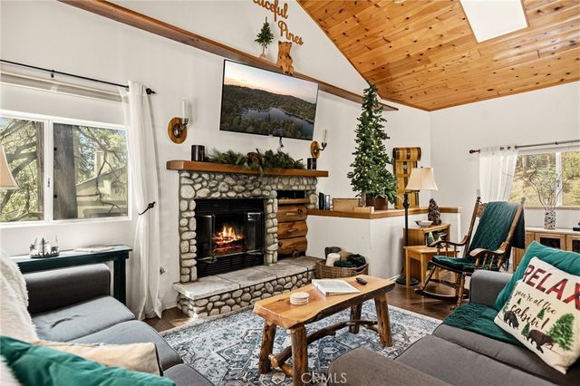 2343 Spring Oak, Running Springs, CA 92382