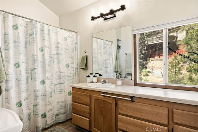 2343 Spring Oak, Running Springs, CA 92382