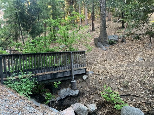 2343 Spring Oak, Running Springs, CA 92382