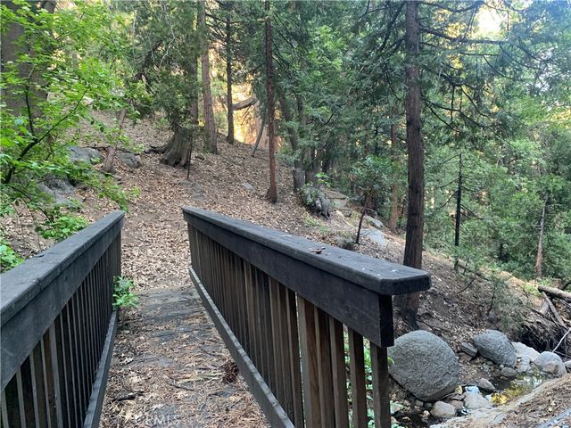 2343 Spring Oak, Running Springs, CA 92382