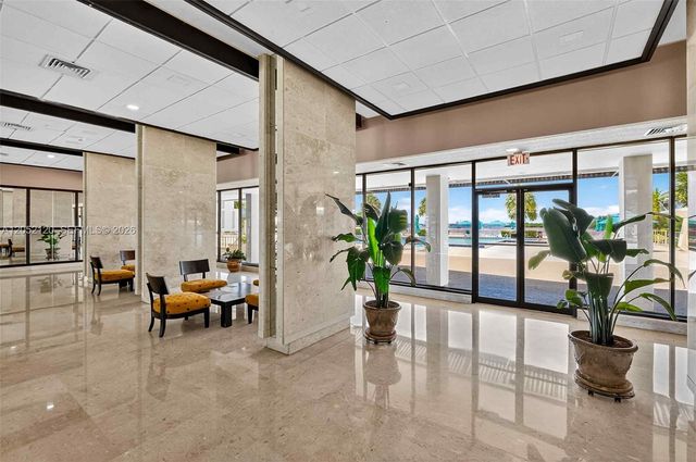 300 Bayview Dr 916, Sunny Isles Beach, FL 33160