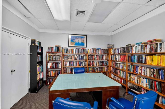 300 Bayview Dr 916, Sunny Isles Beach, FL 33160