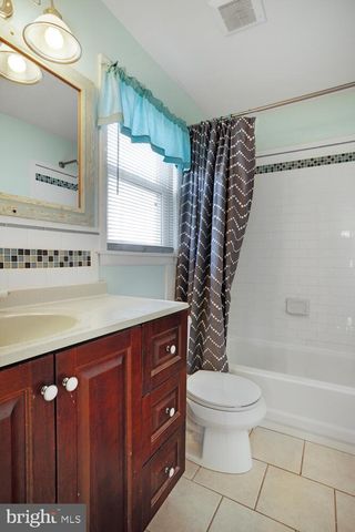 27 MEDITERRANEAN CT, Barnegat, NJ 08005