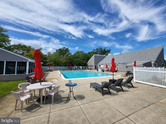 27 MEDITERRANEAN CT, Barnegat, NJ 08005