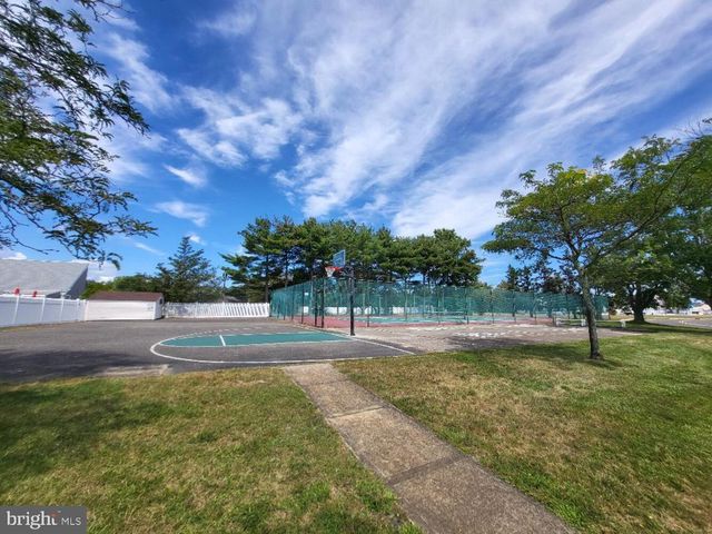 27 MEDITERRANEAN CT, Barnegat, NJ 08005