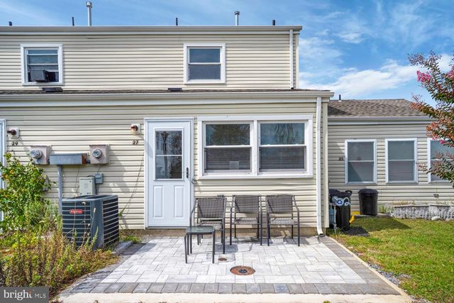 27 MEDITERRANEAN CT, Barnegat, NJ 08005