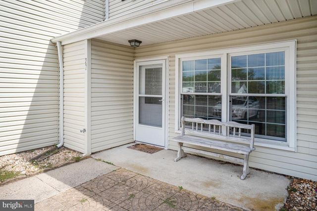 27 MEDITERRANEAN CT, Barnegat, NJ 08005