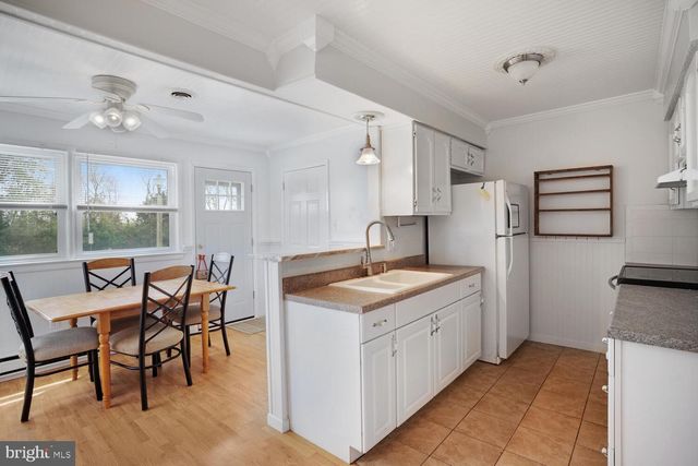 27 MEDITERRANEAN CT, Barnegat, NJ 08005