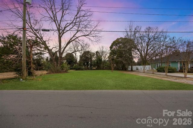 305 North Street, Belmont, NC 28012