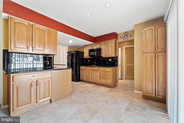 59 DUNHILL DR, Voorhees, NJ 08043