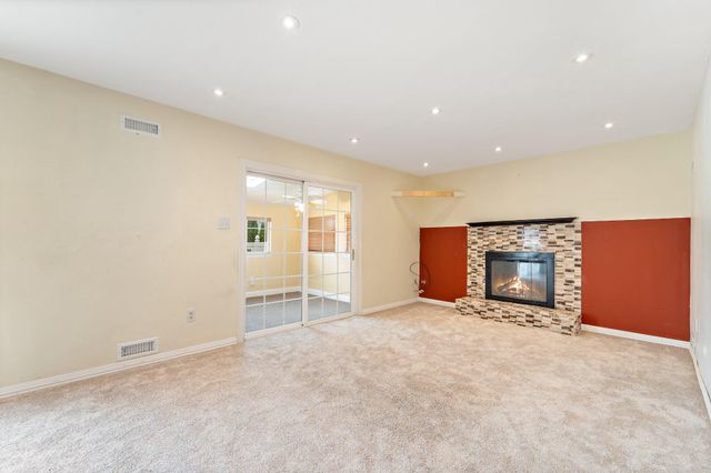 59 DUNHILL DR, Voorhees, NJ 08043