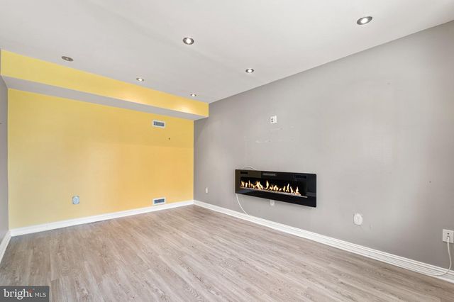 59 DUNHILL DR, Voorhees, NJ 08043