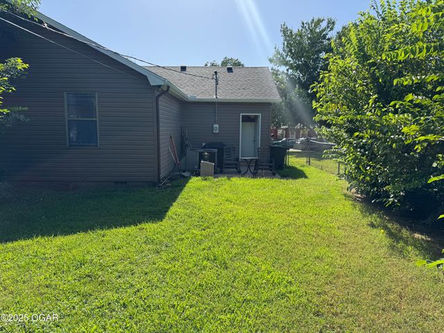 2021 S Porter Avenue, Joplin, MO 64804