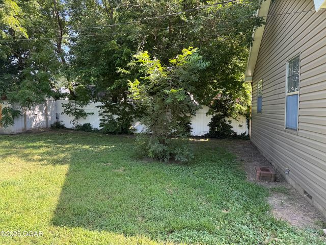 2021 S Porter Avenue, Joplin, MO 64804