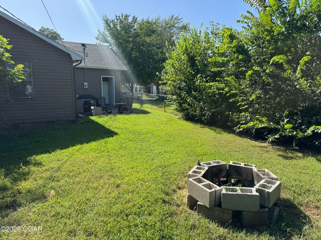 2021 S Porter Avenue, Joplin, MO 64804