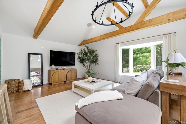 1545 Indian Neck Lane, Peconic, NY 11958