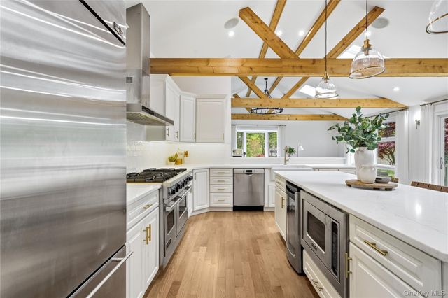 1545 Indian Neck Lane, Peconic, NY 11958